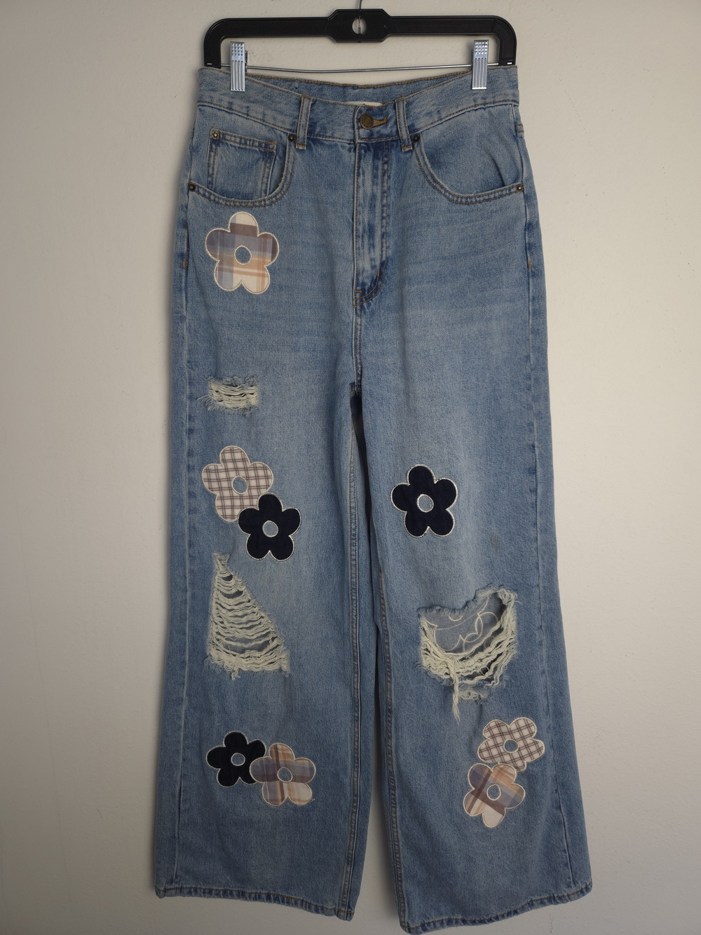 Urban Outfitters BDG Skater Baggy Daisy Patch Jeans Distressed Ripped Y2K 28 - Picture 2 of 10
